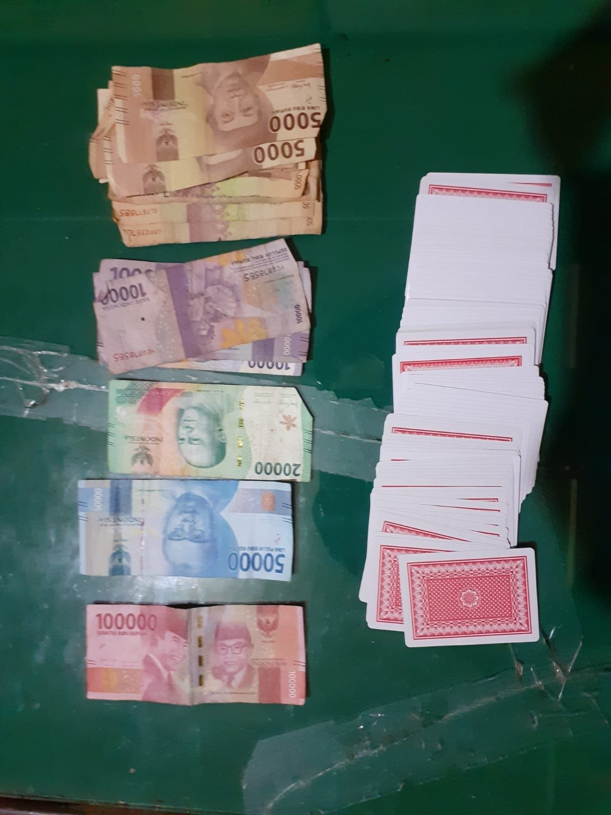 Empat Warga Gadingrejo Ditangkap Polisi Saat Asik Bermain Judi 2 IMG 20240325 WA0115